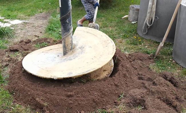 Hvordan man vælger og installerer armeret betonringe til brønde