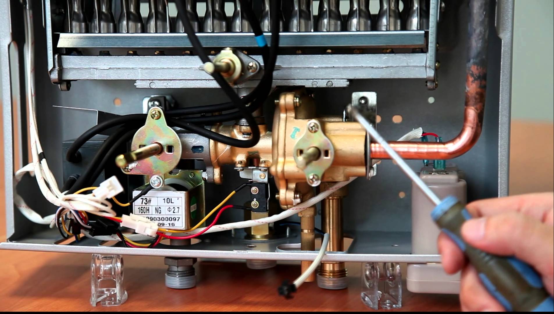 Do-it-yourself-Einrichtung und Reparatur von Gaswarmwasserbereitern: ein Leitfaden für Besitzer von Warmwasserbereitern