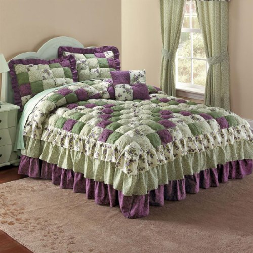 7 Möglichkeiten, die Tagesdecke nachts ordentlich aus dem Bett zu falten