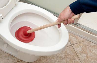 So reparieren Sie eine Toiletteninstallation: Beliebte Pannen und wie man sie behebt