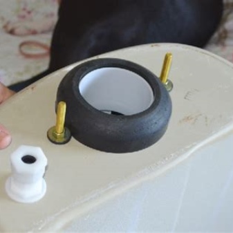 Arten von Dichtungen zwischen Spülkasten und Toilette