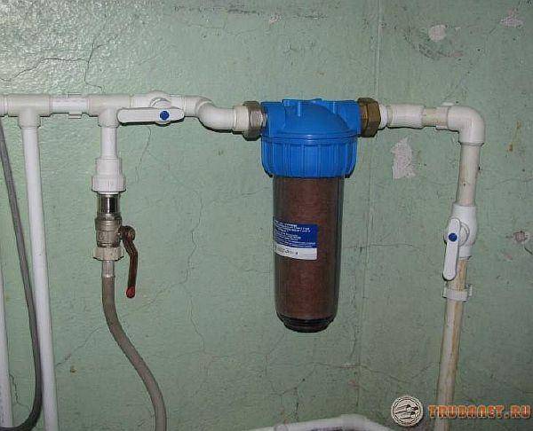 Isolierung einer externen Wasserversorgung im Boden - die Auswahl einer geeigneten Wärmedämmung und deren Installation