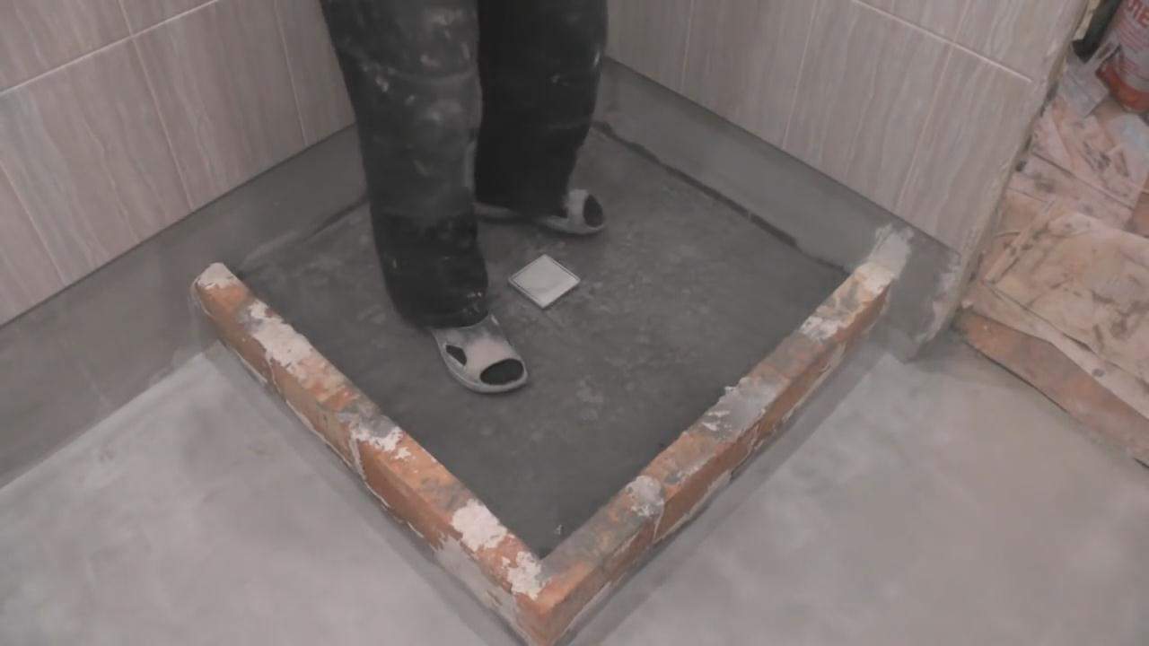 Wir machen eine Duschwanne mit unseren eigenen Händen