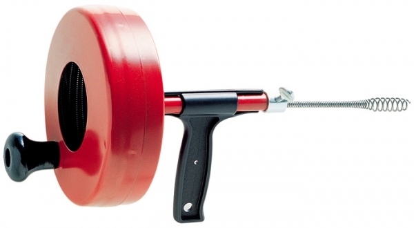 So verwenden Sie ein Kabel zum Reinigen von Abwasserrohren
