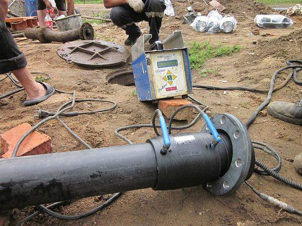 Do-it-yourself-Installation von HDPE-Rohren: Schweißanleitung + wie man solche Rohre biegt oder richtet