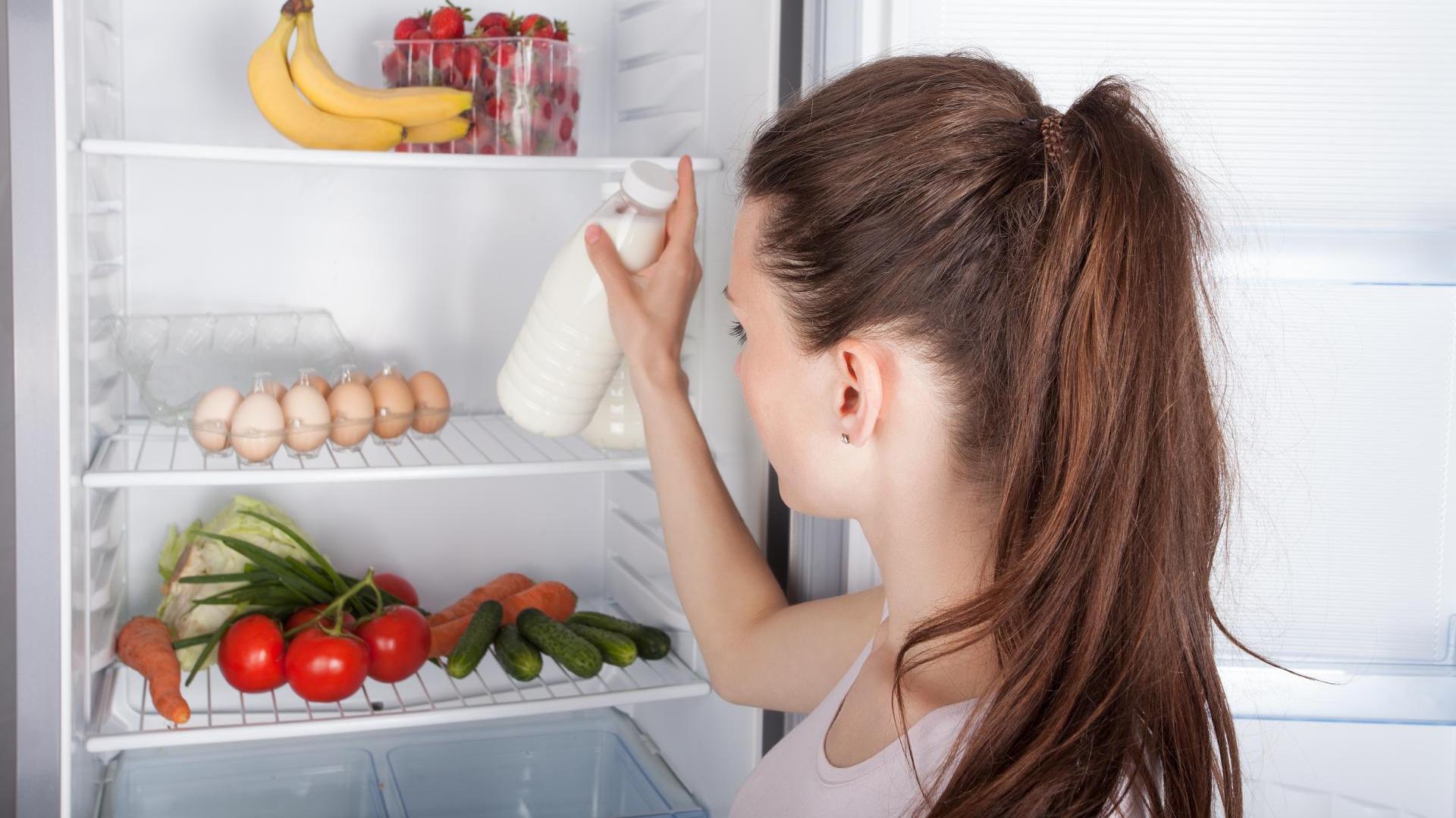 Alle Hausfrauen machen diesen Fehler: 7 Lebensmittel, die nicht im Kühlschrank aufbewahrt werden sollten
