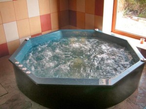 Jacuzzi reparation: årsager til mulige nedbrud, hvordan man reparerer en jacuzzi med egne hænder