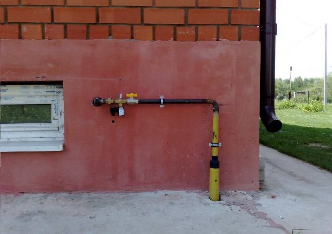 Sådan installeres gas i badehuset fra huset: finesser af forgasningsbad