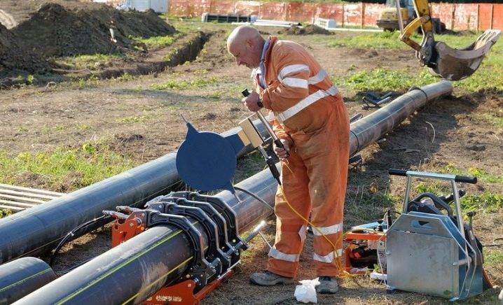 Hvordan udføres stødsvejsning af polyethylenrør: instruktioner til arbejdet