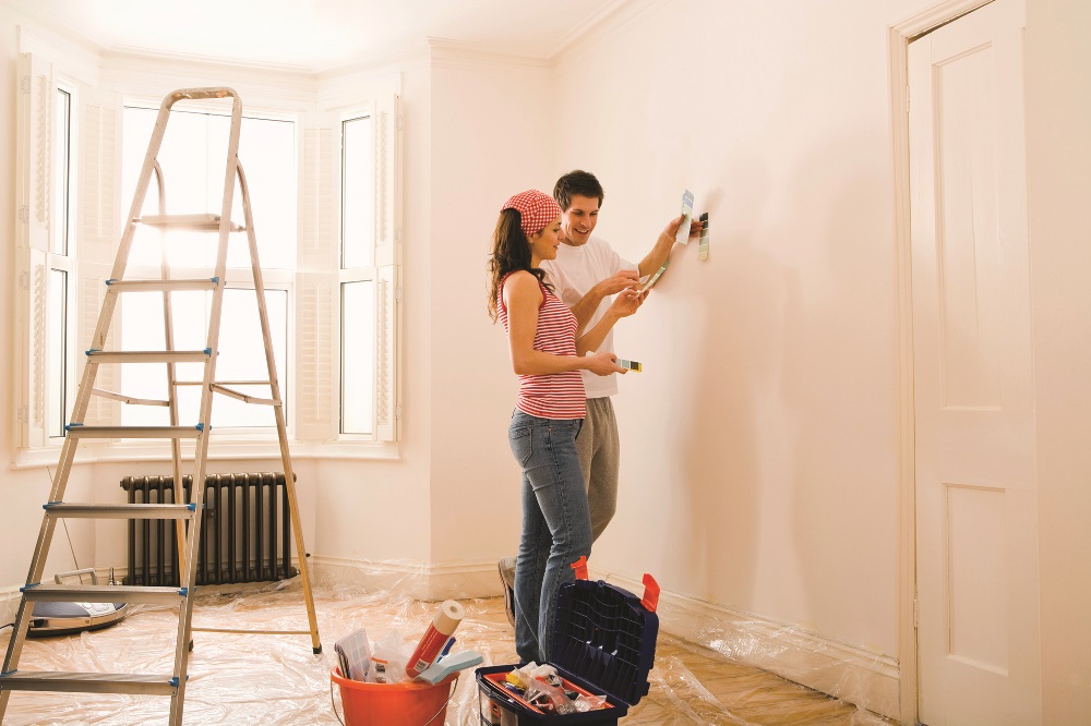 Unebene Wände in der Wohnung streichen: Wie geht das und welche Stile sollen angewendet werden?