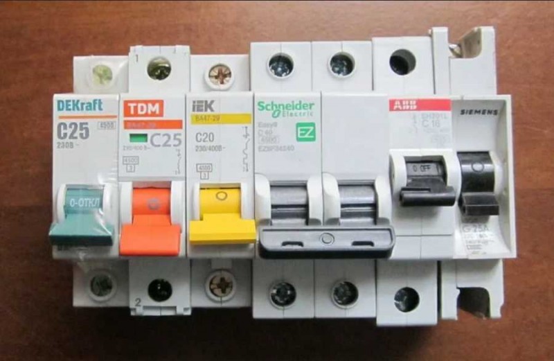 Sådan tilsluttes en RCD korrekt: diagrammer, tilslutningsmuligheder, sikkerhedsregler