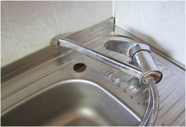 Sådan installeres en vandhane til vasken: en detaljeret opdeling af installationsteknologi