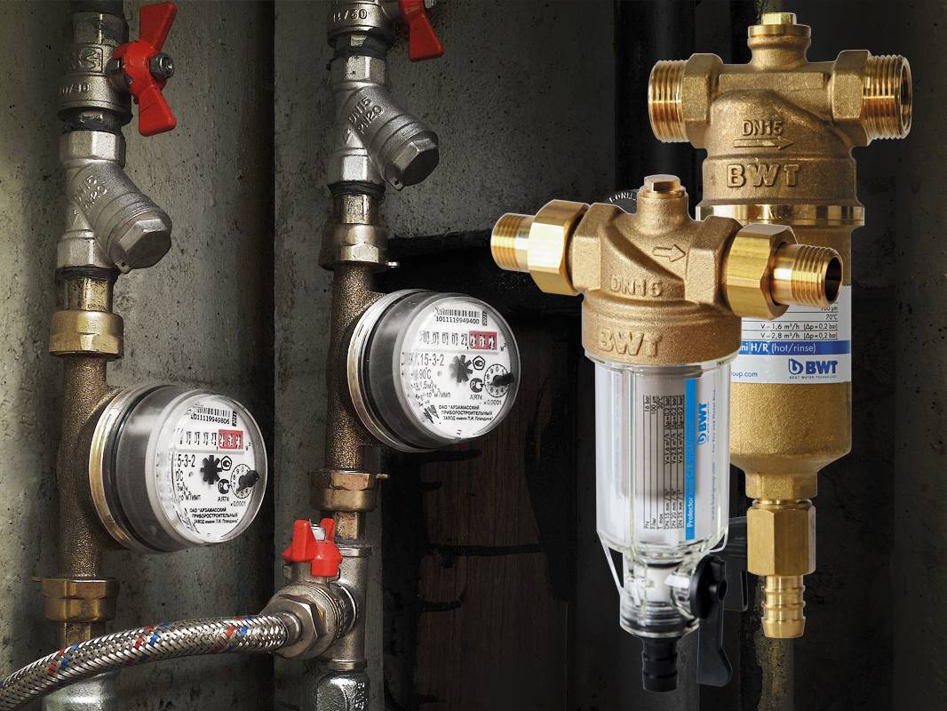 Wasserfilter für ein Privathaus: Wie man das bessere Wasserreinigungssystem auswählt, eine detaillierte Beschreibung der Haupttypen und ungefähre Preise dafür