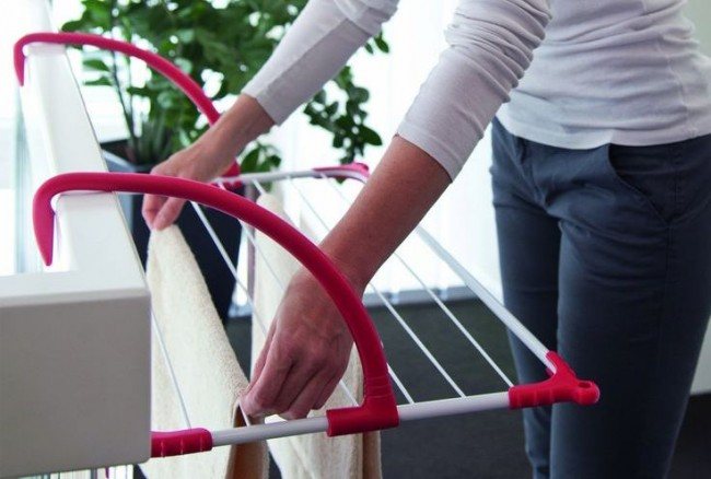 Übersicht Wäschetrockner auf dem Balkon