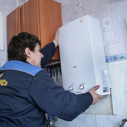 Installation eines Geysirs in einer Wohnung mit eigenen Händen: Anforderungen und technische Standards für die Installation