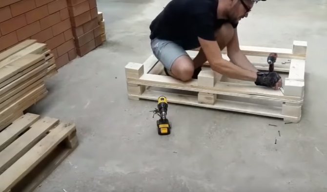 DIY-Möbel aus Paletten: Die besten Ideen + Schritt-für-Schritt-Montageanleitung