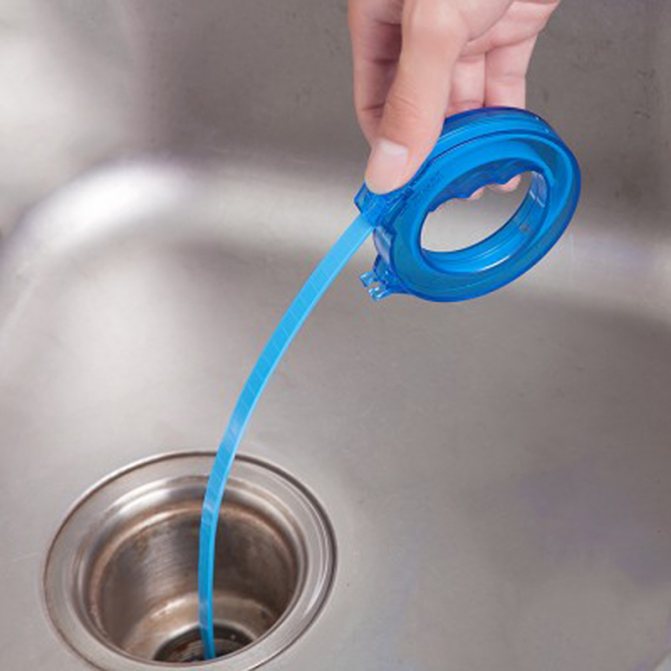 So beheben Sie eine Verstopfung im Badezimmer: So reinigen Sie die Rohre, wenn das Wasser nicht gut abläuft