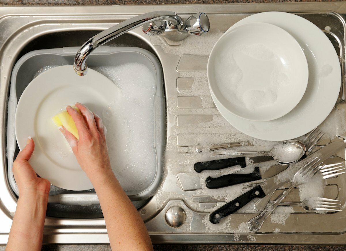 So reinigen Sie Edelstahllöffel zu Hause, effektive Methoden