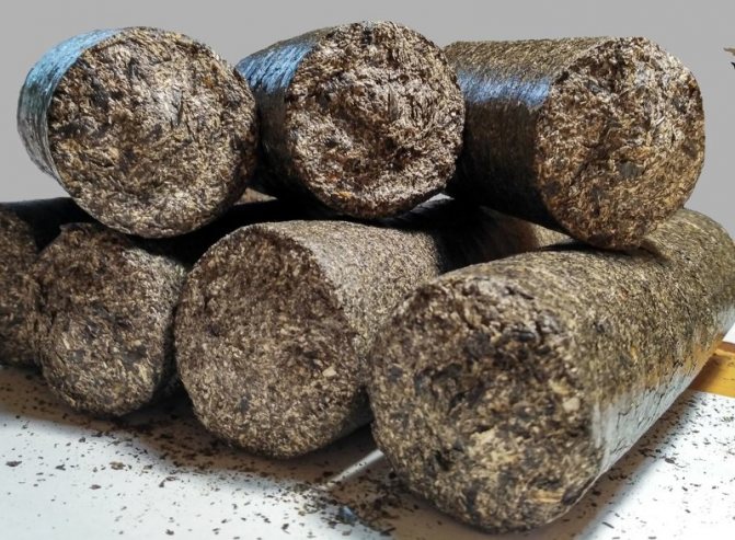 Wie man Brennstoffbriketts mit eigenen Händen herstellt
