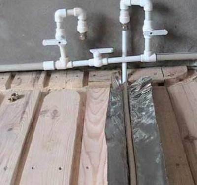 Fußbodenheizung auf Holzsockel