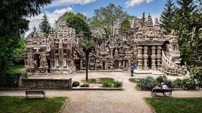 Die seltsamsten Häuser der Welt: 10 verrückte architektonische Lösungen