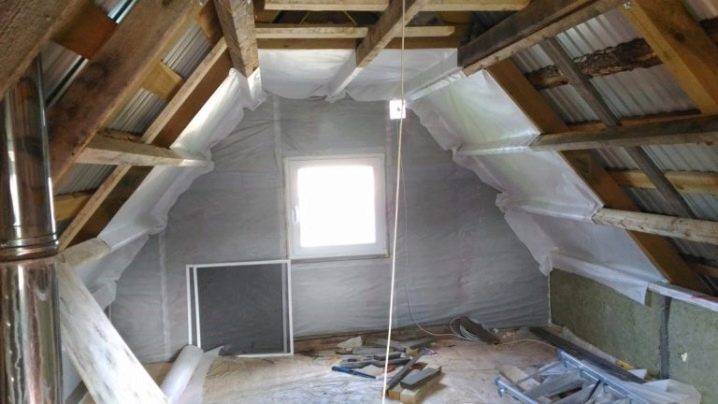 Loftisolering i et hus med koldt tag: typer af effektiv isolering + monteringsvejledning