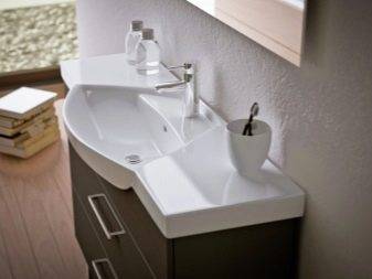 Sådan bestemmes dimensionerne af badeværelsesvasken og ikke skrue op under reparationer