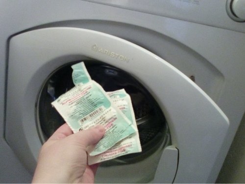 Waschen mit Essig: Ist es möglich, in die Waschmaschine zu geben und warum, wie viel wird benötigt, wie man Kleidung wäscht?