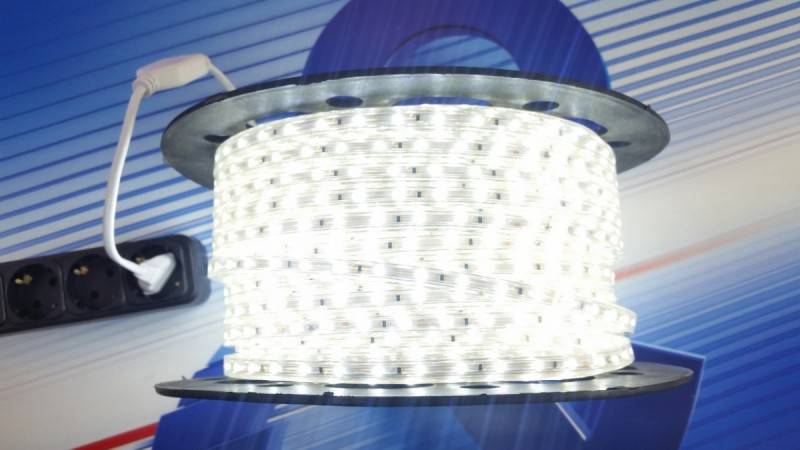 So schließen Sie einen LED-Streifen an: die Hauptphasen der Installation und des Anschlusses