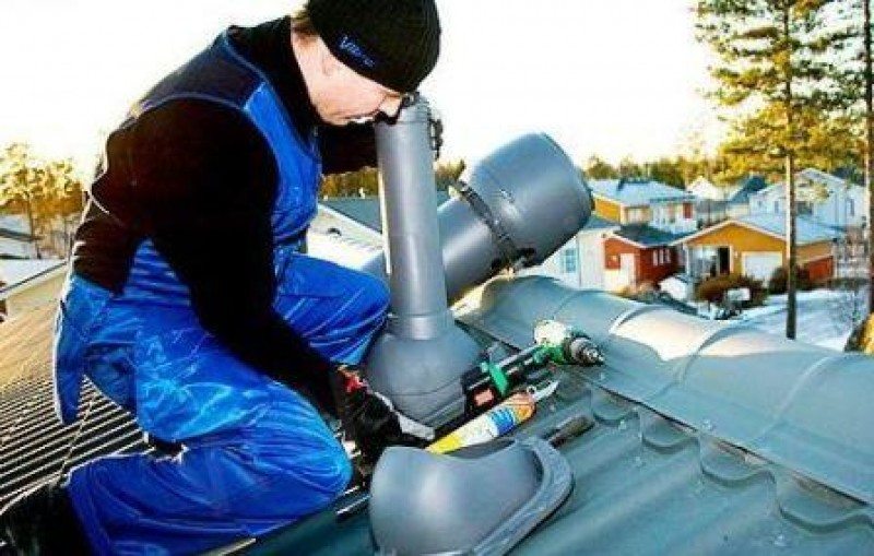 Installationsschemata und Methoden zur Befestigung von Lüftungsauslässen am Dach