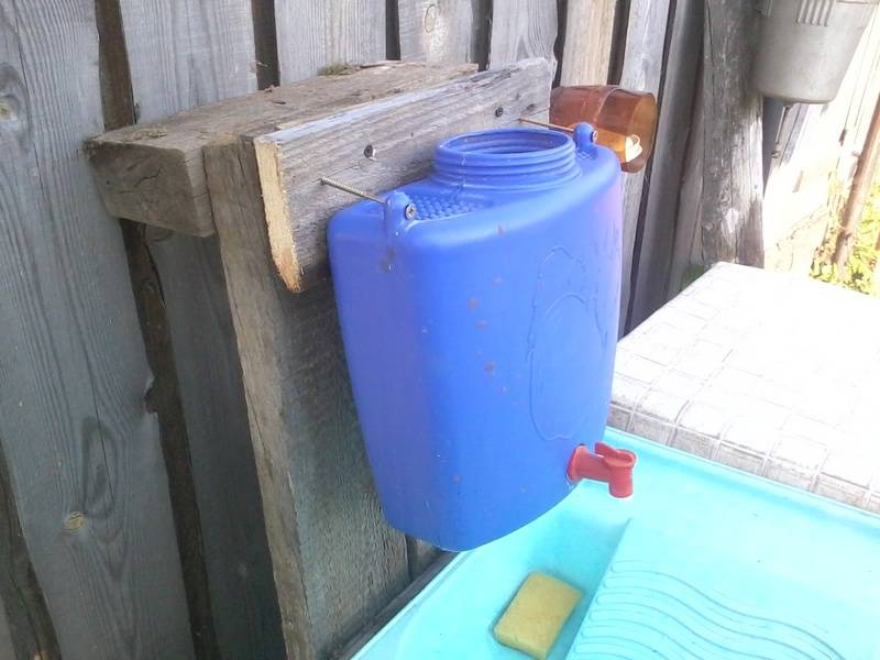 Wählen Sie ein Waschbecken mit beheiztem Wasser: eine geeignete Option zum Geben