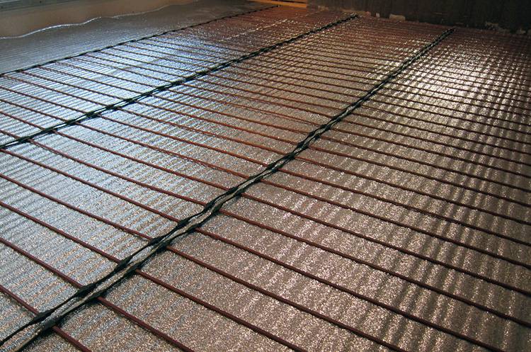 Vandopvarmede gulve under fliser: trin-for-trin monteringsvejledning