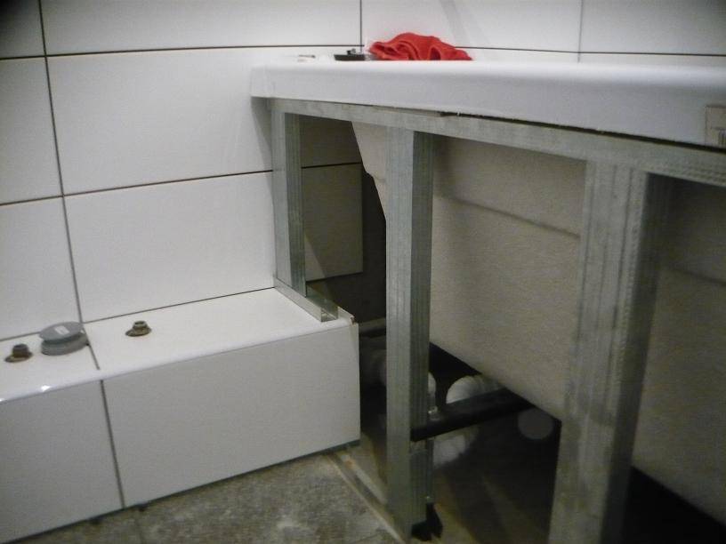 So installieren Sie einen Bildschirm unter der Badewanne - Videoanleitung, Befestigung und Installation