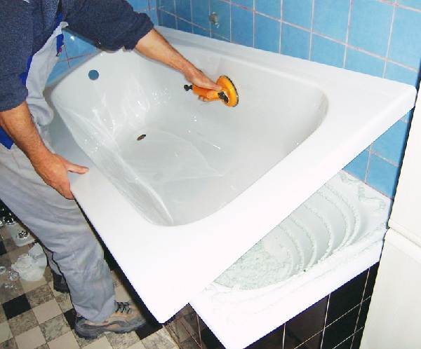 Akrylindsats (liner) i badeværelset: en beskrivelse af installationsteknologien