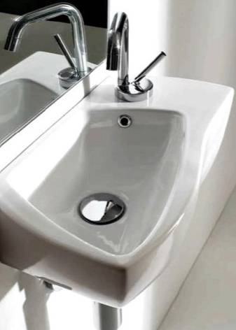 Små håndvaske i toilettet: varianter, fotovalg af muligheder og valgmuligheder