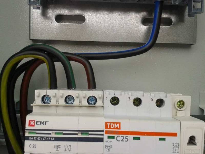 Gør-det-selv frakobling af elpanel: aktuelle diagrammer + detaljerede monteringsvejledninger