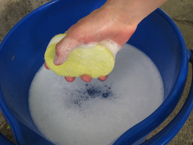 4 Lifehacks, die dabei helfen, den Boden von Schmutz zu befreien