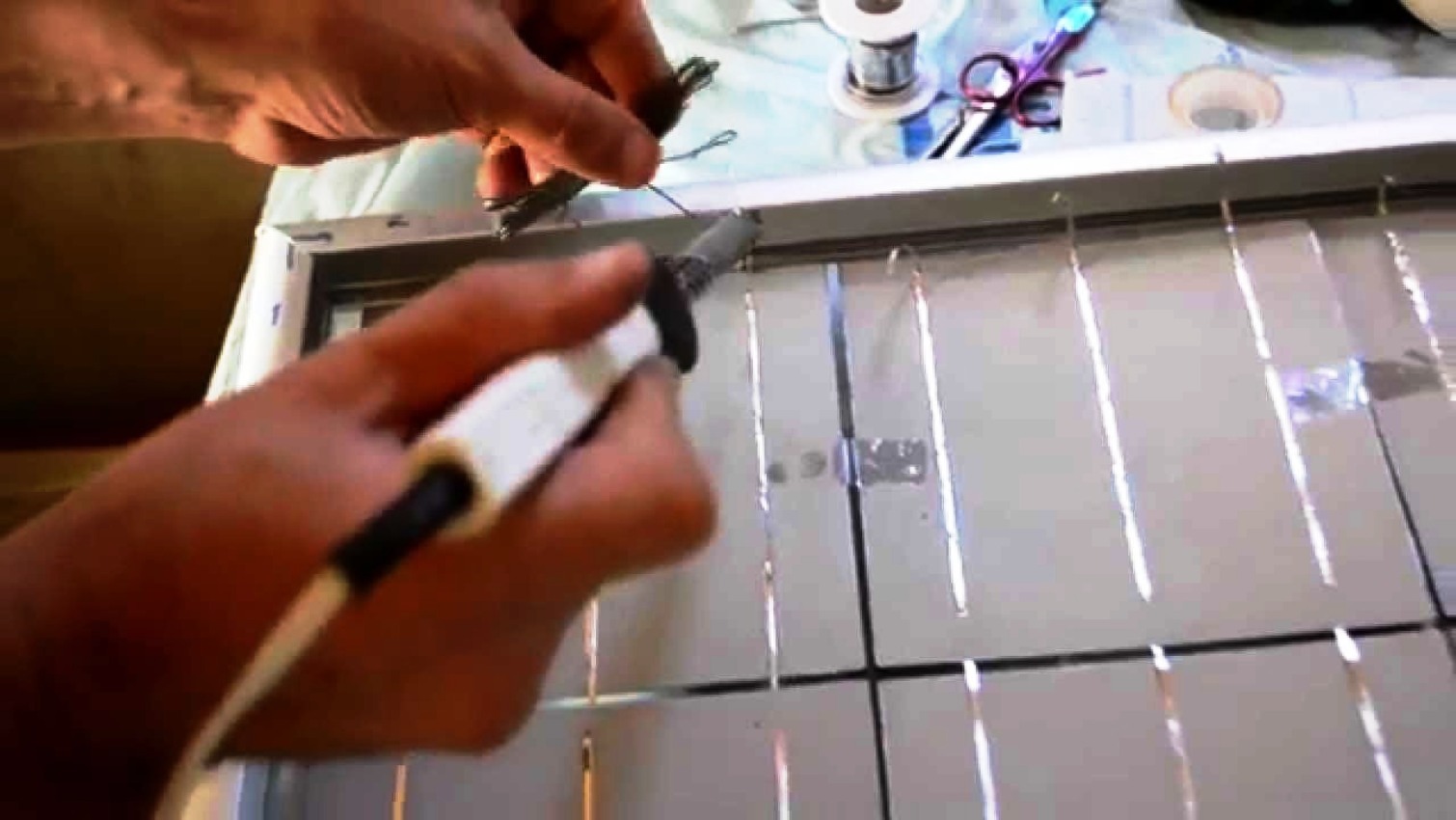 So stellen Sie eine Solarbatterie mit Ihren eigenen Händen her: Anleitung zur Selbstmontage