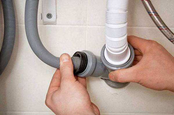 Wie man den Geruch von Abwasser in einer Wohnung oder einem Privathaus beseitigt, was zu tun ist, wenn es in Bad, Toilette oder Küche unangenehm riecht, die Ursachen des Problems