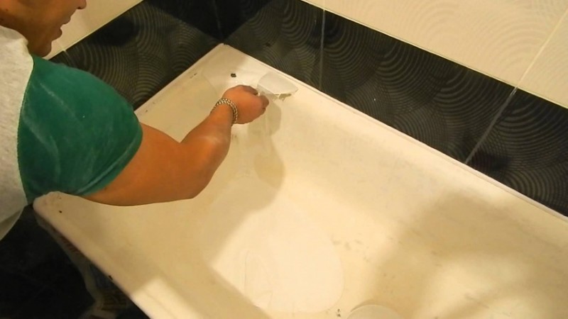 Badekar emalje med dine egne hænder: hvordan man udfører bademaling med flydende akryl derhjemme