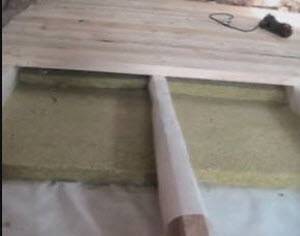 Warmwasserböden auf einem Holzboden: Merkmale der Verlegung des Systems auf einem Holzuntergrund