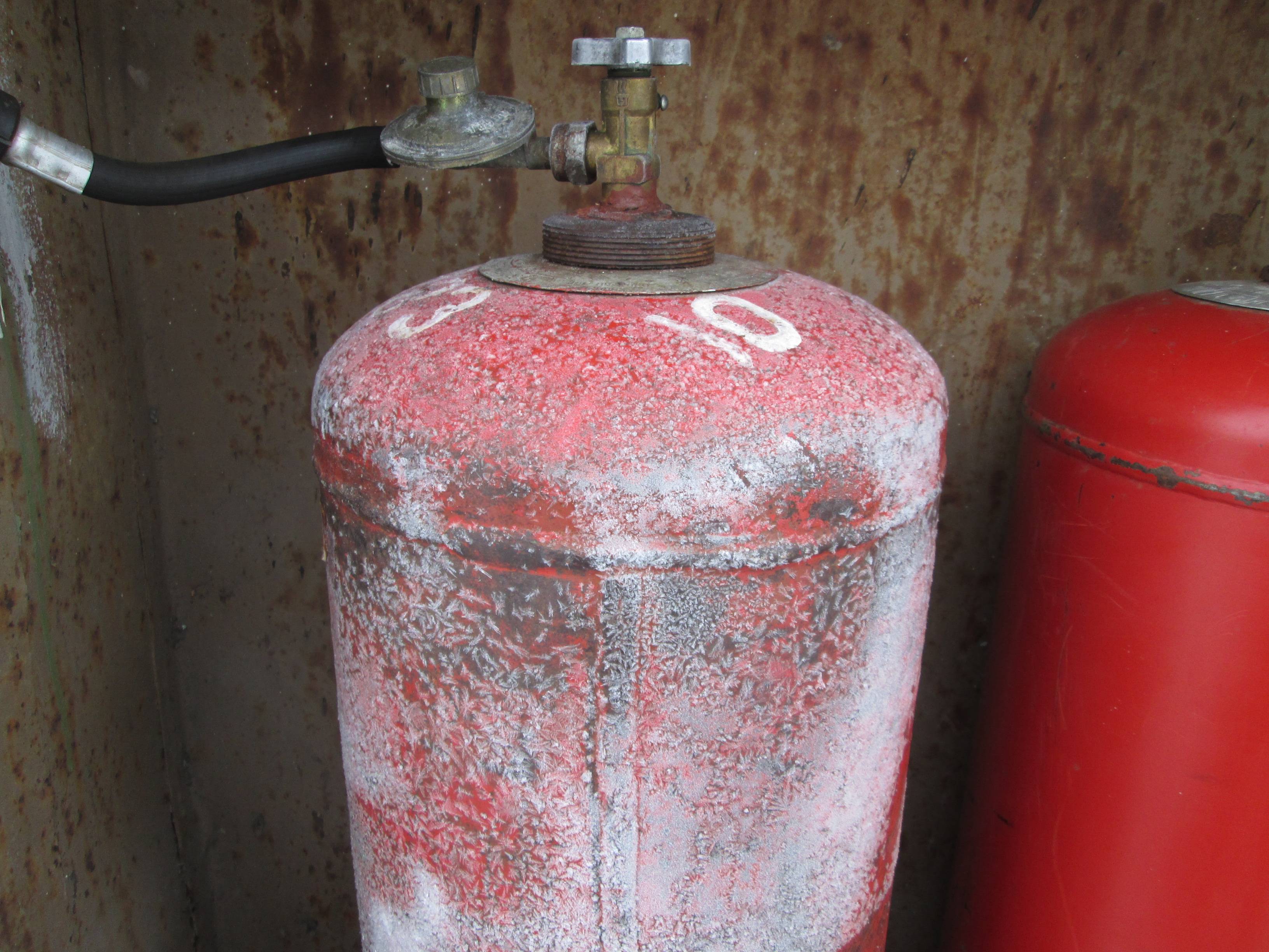 So isolieren Sie eine Gasflasche im Winter draußen: Die besten Möglichkeiten im Überblick