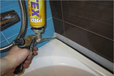 So schließen Sie die Lücke zwischen Wand und Bad: professionelle Beratung