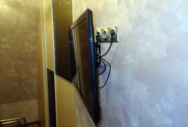 Outlet TV - aturan dan opsi pemasangan di dinding