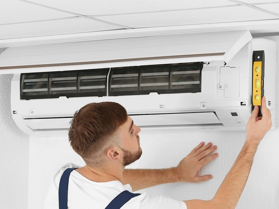 So reinigen Sie ✅ Klimaanlage zu Hause selbst und waschen sie selbst
