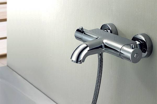 Thermostatmischer für Wanne und Dusche: Gerät, Funktionsprinzip und Auswahlregeln
