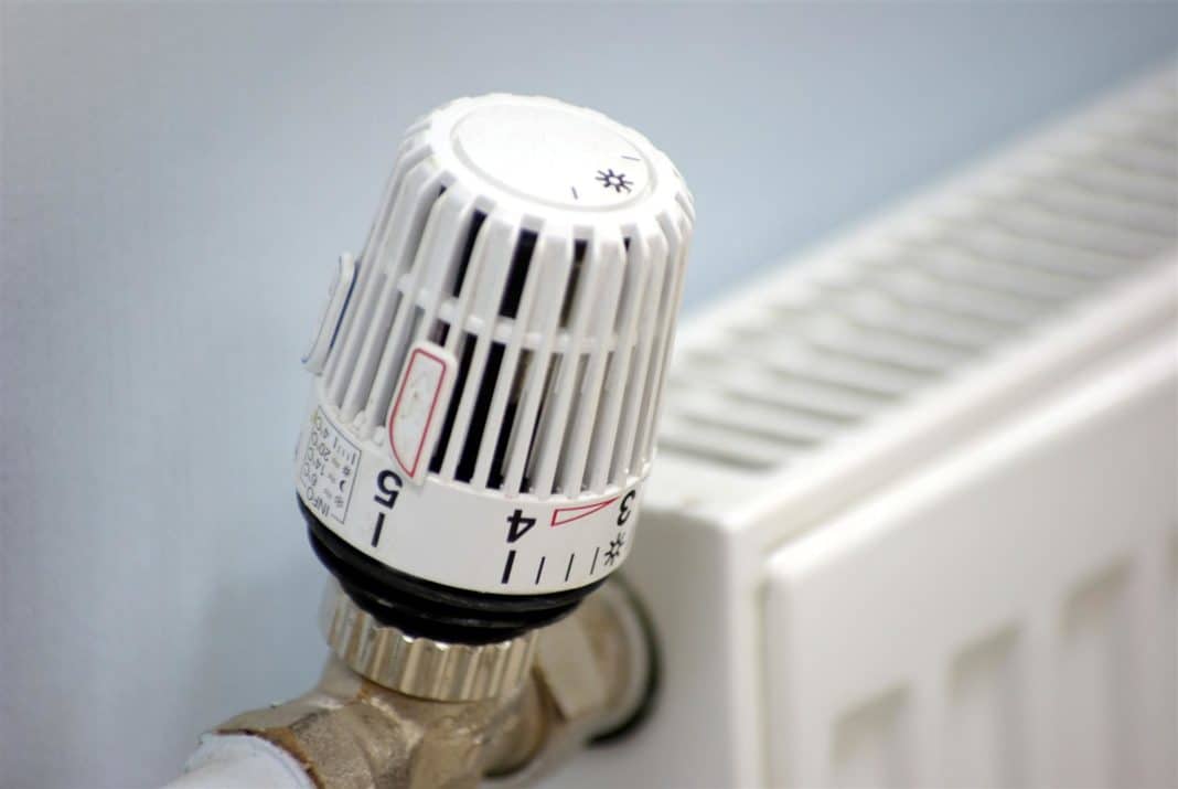 Thermostat: Auswahl eines Thermostatventils für den Heizkörper und Installation eines Wassertemperaturreglers in der Heizungsanlage