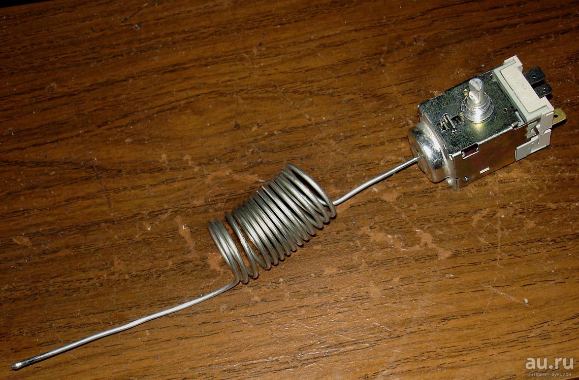 Wie überprüfe und ersetze ich das Kühlschrankthermostat?