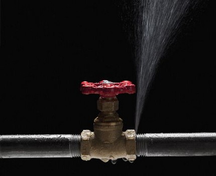 So ersetzen Sie Wassersteigrohre in einer Wohnung: eine Schritt-für-Schritt-Anleitung
