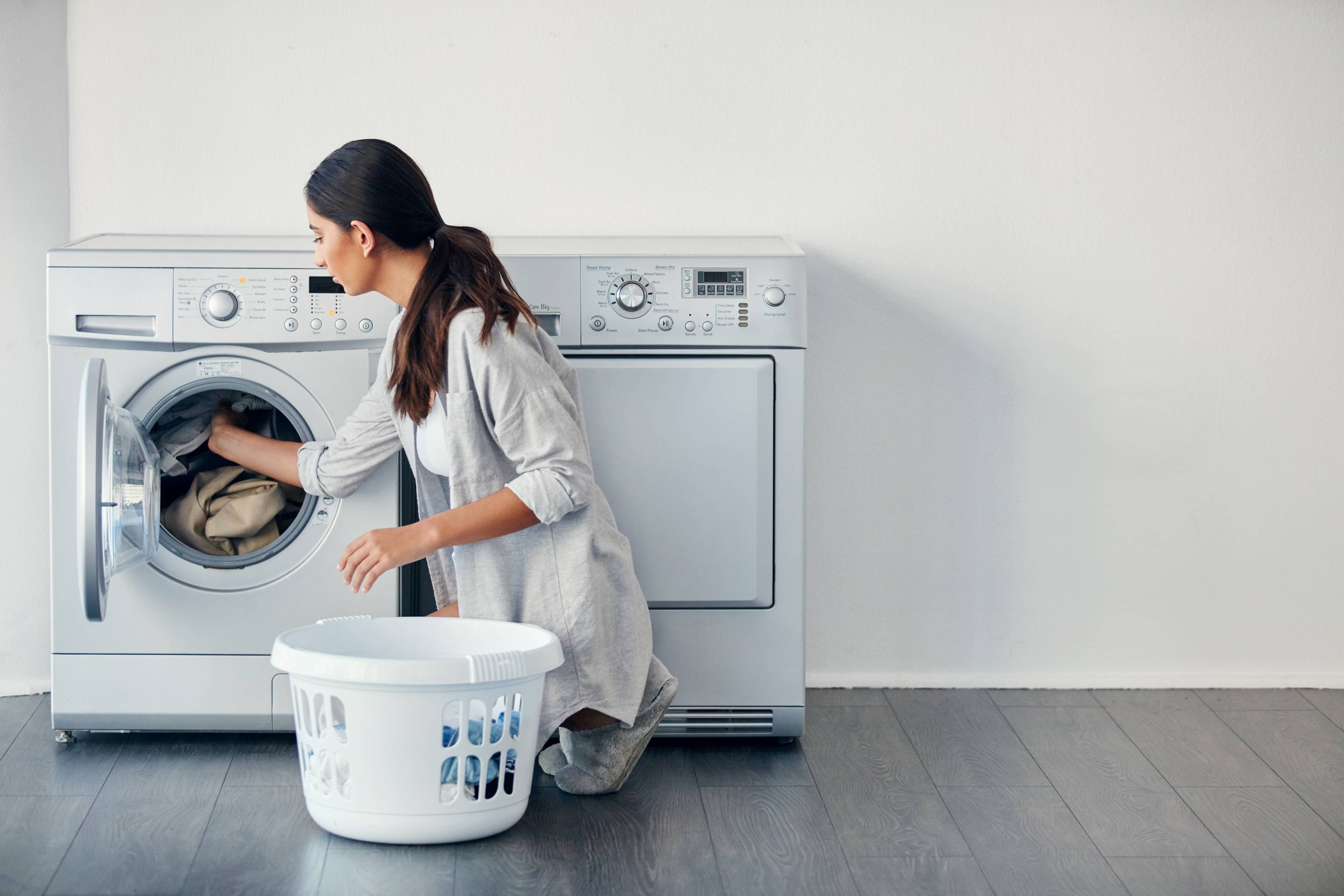 So entfernen Sie den Geruch aus der Waschmaschine zu Hause: Volksheilmittel (Bewertungen)